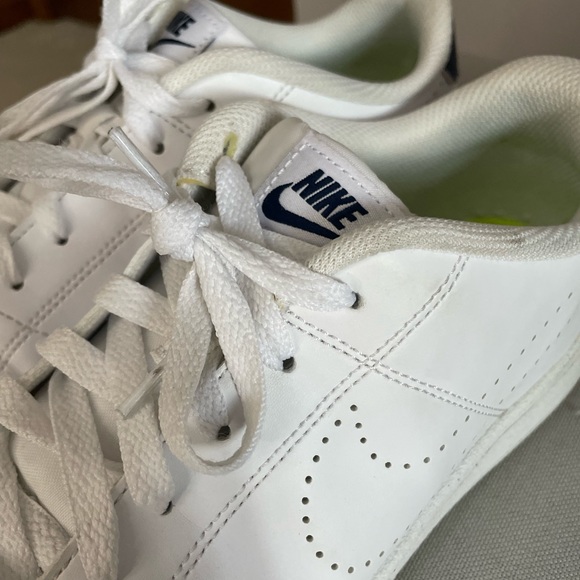 NIKE WOMENS SHOES SIZE 7.5 - Picture 6 of 7